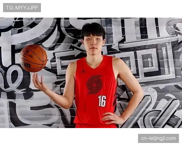 开拓者主教练强调中锋防守重要性，杨瀚森进攻端获更多自由